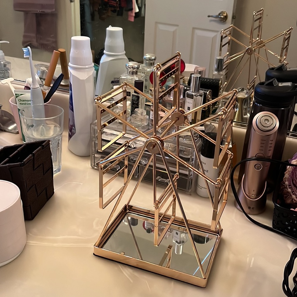 Earring storage box